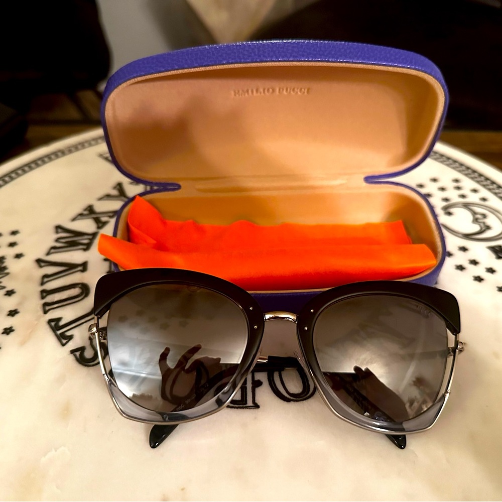 NWOT -Emilio Pucci EP0074 Sunglasses